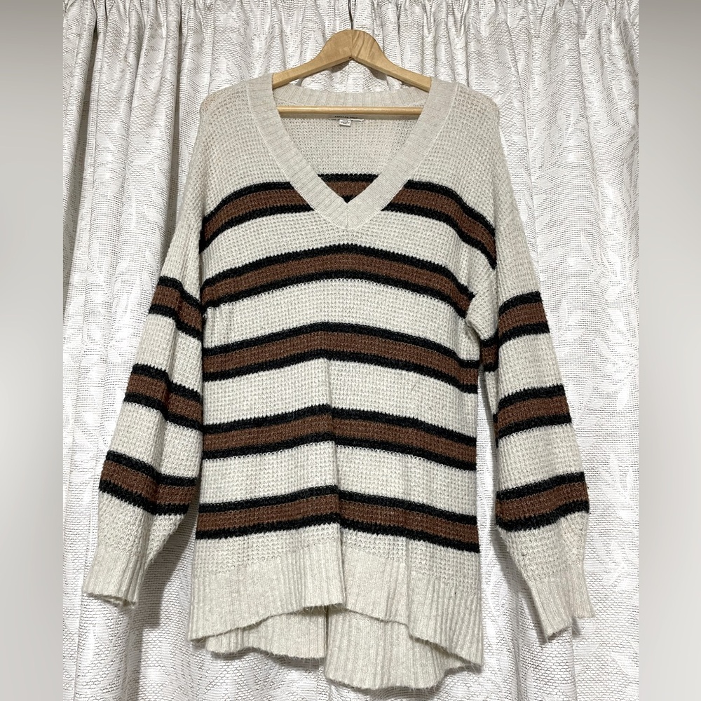 American Eagle Oversized Waffle Knit V Neck Sweater Size S